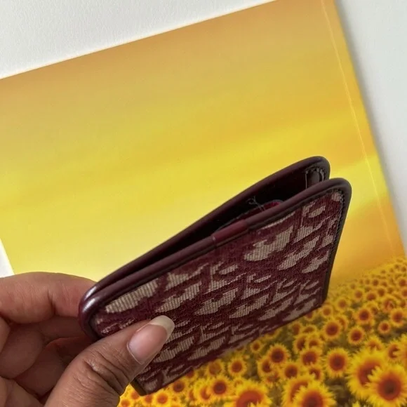 Red - Picture 4 of 12